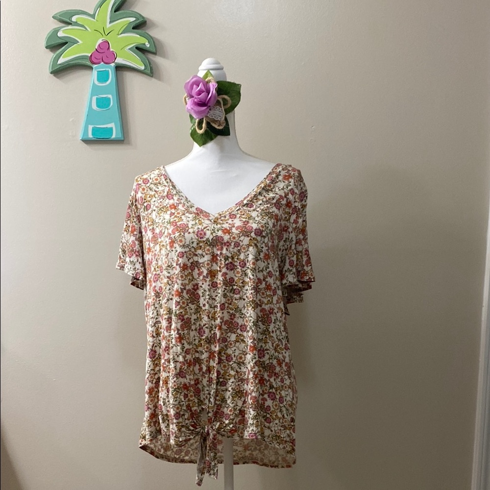 Super Soft Floral V-Neck Blouse with Tie Hem